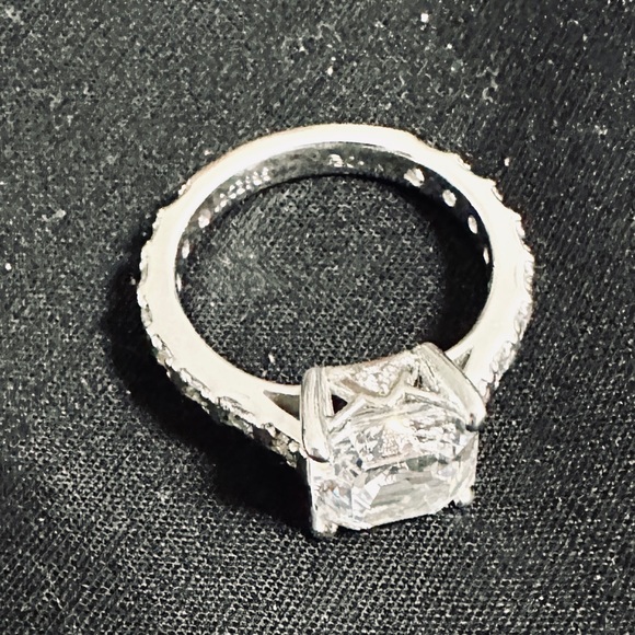 GET ENGAGED Classy Sterling Silver Square Cut CZ Ring w/Sm Round Stones SZ 6 - Picture 12 of 12